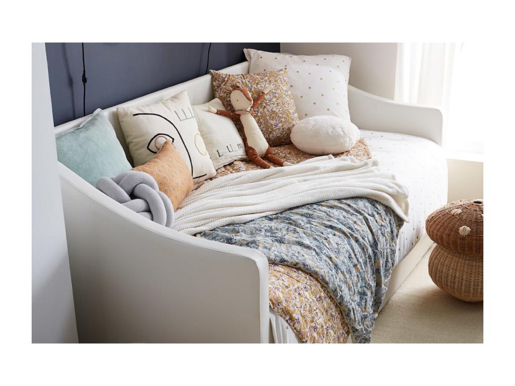 Gray Fabric Bed, 90 x 190 cm